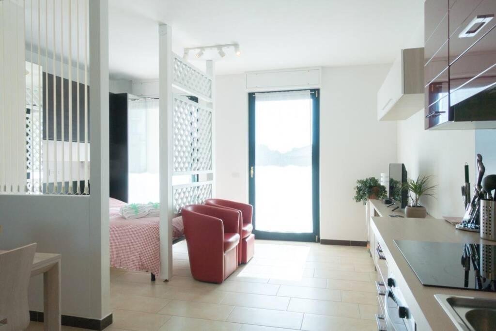 Apartment Victoria, Cozy Studio Flat Near Leonardo Academy Sesto Calende Εξωτερικό φωτογραφία