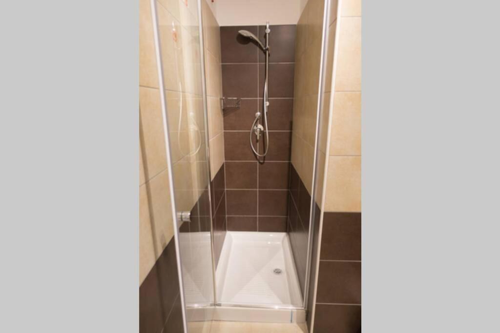 Apartment Victoria, Cozy Studio Flat Near Leonardo Academy Sesto Calende Εξωτερικό φωτογραφία