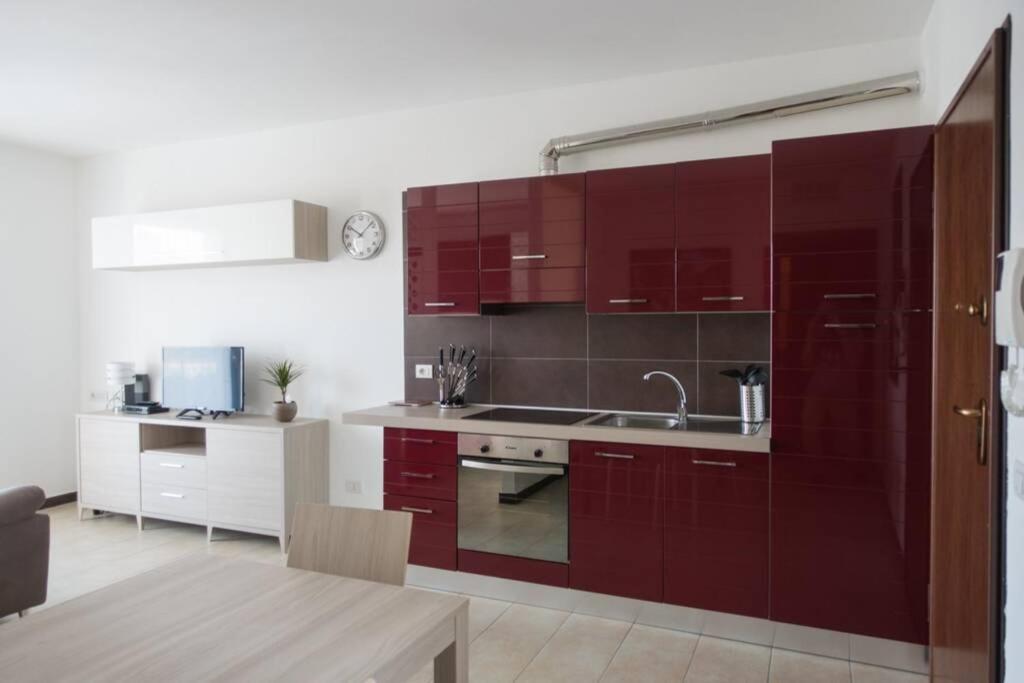 Apartment Victoria, Cozy Studio Flat Near Leonardo Academy Sesto Calende Εξωτερικό φωτογραφία