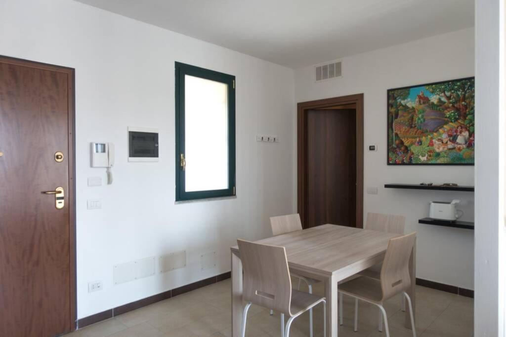 Apartment Victoria, Cozy Studio Flat Near Leonardo Academy Sesto Calende Εξωτερικό φωτογραφία
